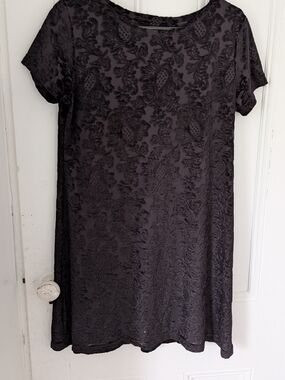 Textured Velour Black Short Sleeve Shift Dress